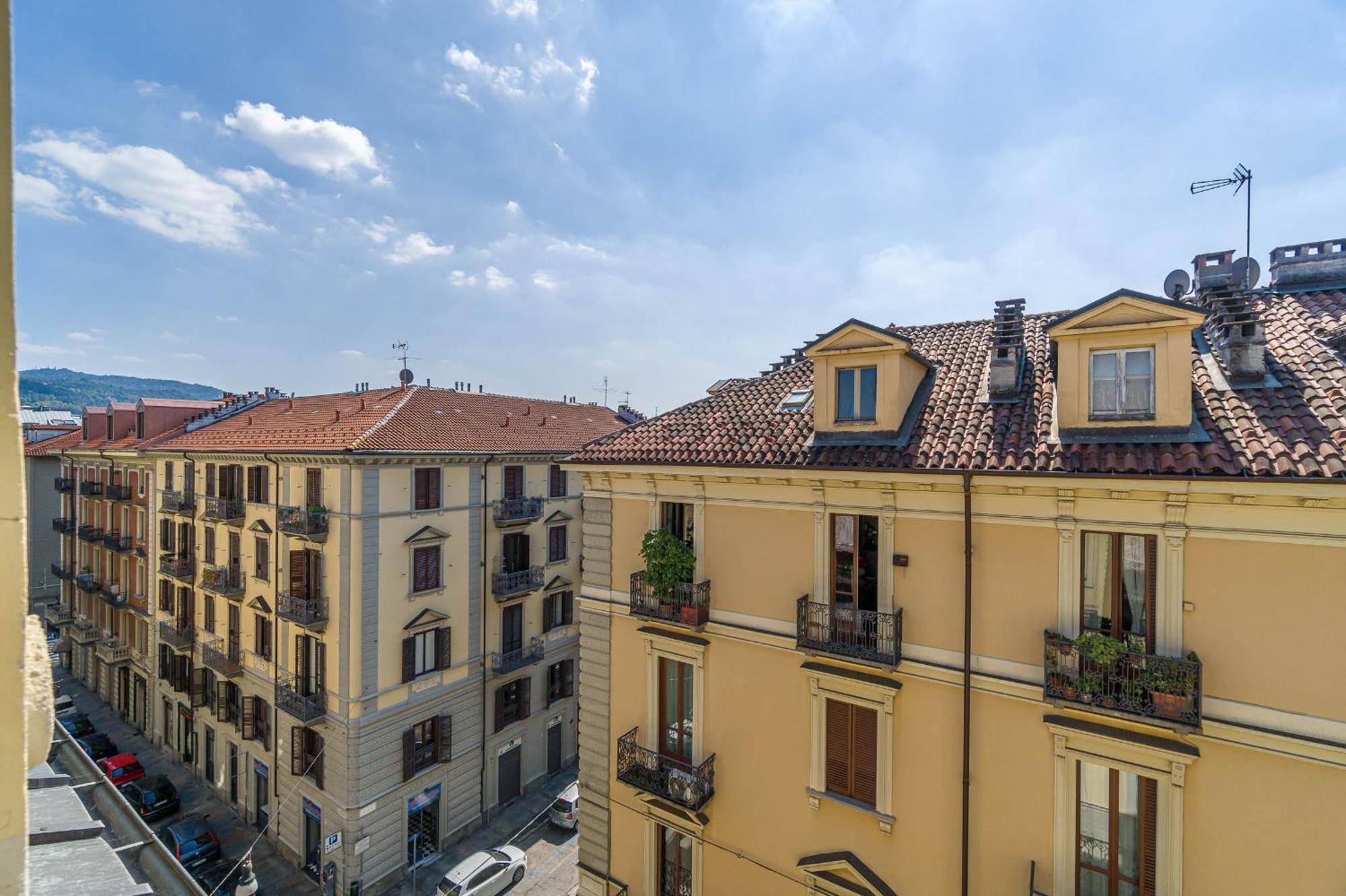 Casa Valeggio Attic Apt Few Steps From Porta Nuova Apartment Turin Ngoại thất bức ảnh