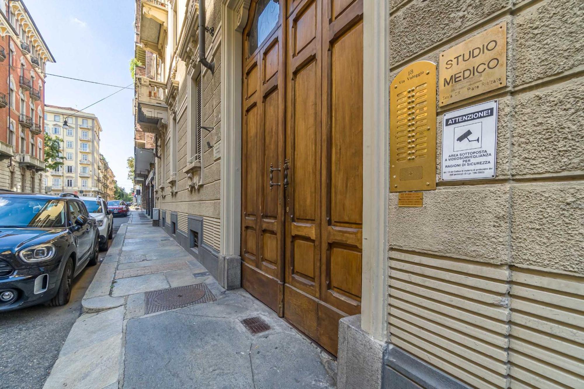 Casa Valeggio Attic Apt Few Steps From Porta Nuova Apartment Turin Ngoại thất bức ảnh